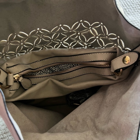 Coco + Carmen Handbag - Picture 4 of 7